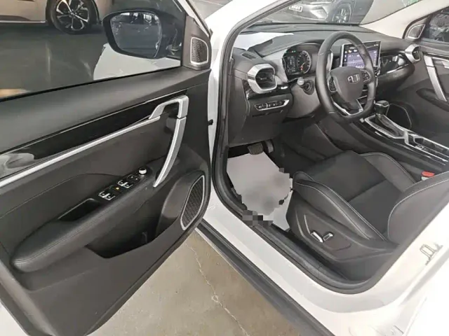 Geely Binyue — Фото автомобиля 15