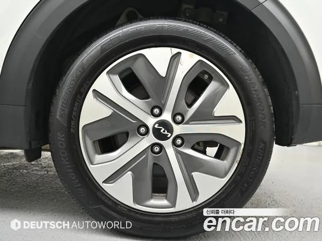 Kia Niro — Фото автомобиля 5