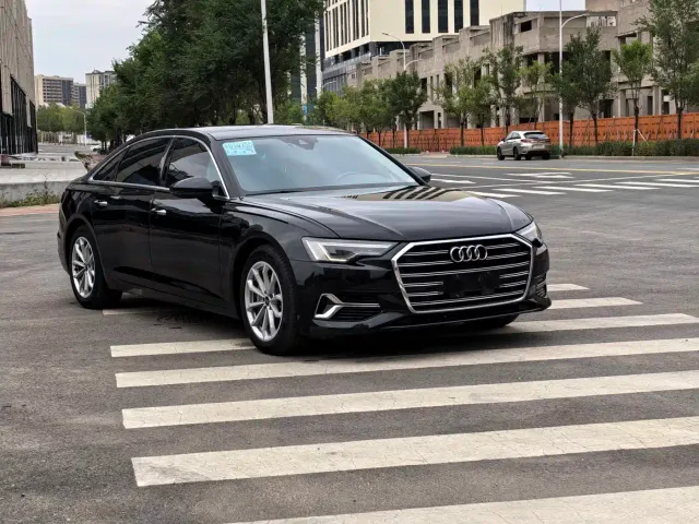 Фотография автомобиля — Audi A6L