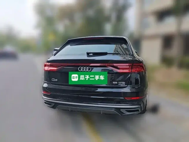 Audi Q8 — Фото автомобиля 3