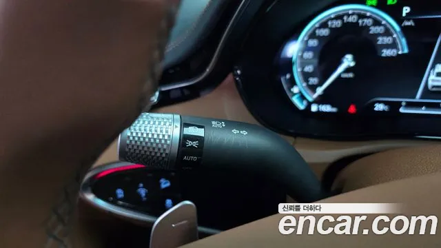 Genesis GV70 — Фото автомобиля 27