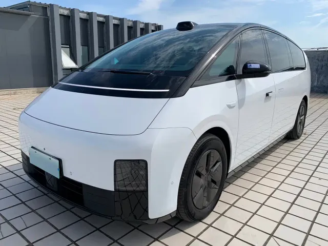 Фотография автомобиля — Li Auto MEGA
