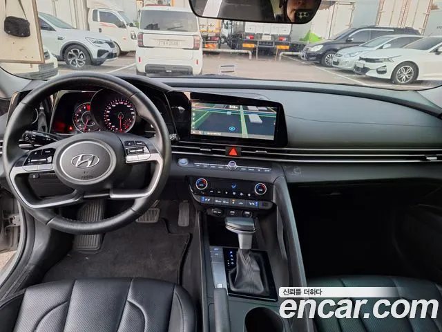 Hyundai Avante CN7 — Фото автомобиля 5