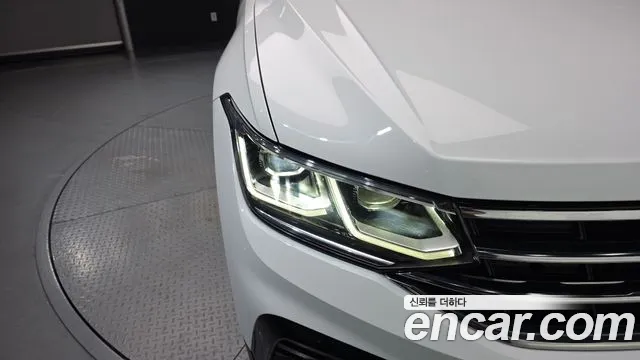 Volkswagen Tiguan Tiguan 2 поколение 2.0 TDI Prestige — Фото автомобиля 22