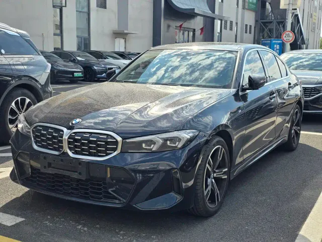 Фотография автомобиля — BMW 3 Series