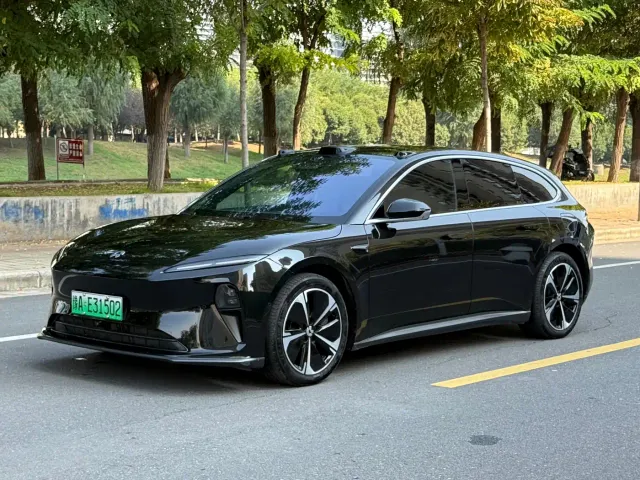 Фотография автомобиля — Nio ET5 Touring