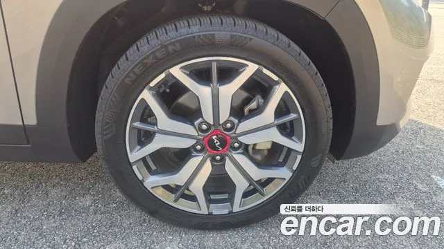 Kia Seltos — Фото автомобиля 16