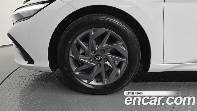 Hyundai Avante CN7 — Фото автомобиля 5