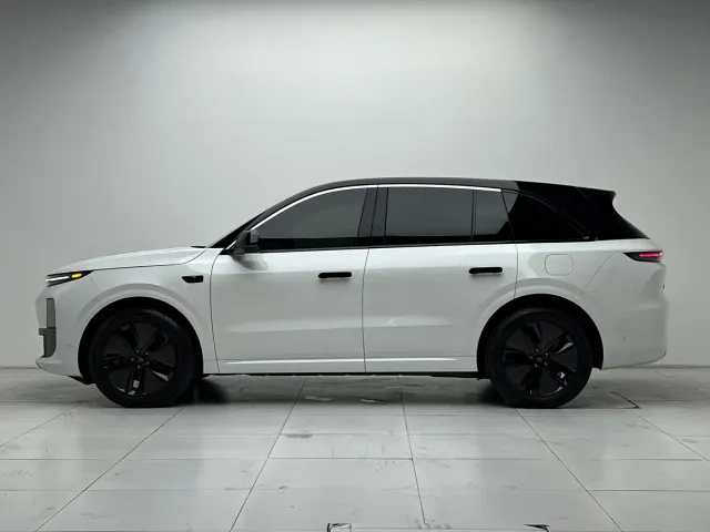 Li Auto L6 — Фото автомобиля 23