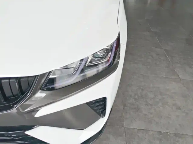 Geely Binyue 2024 1.5T DCT Soaring Dragon Edition — Фото автомобиля 5