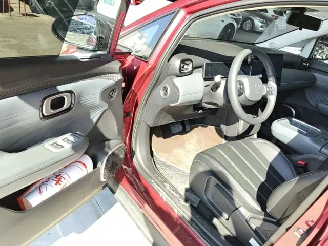 GAC Aion UT — Фото автомобиля 15