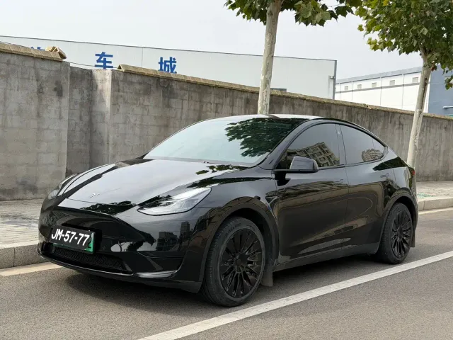Фотография автомобиля — Tesla Model Y