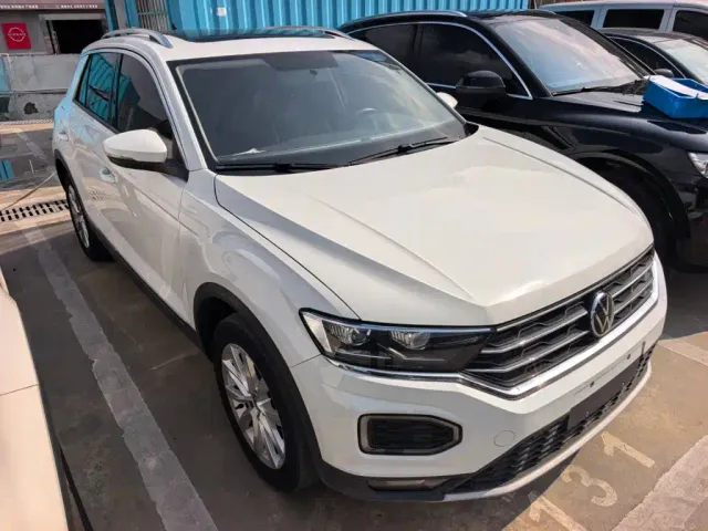 Volkswagen T-Roc — Фото автомобиля 3