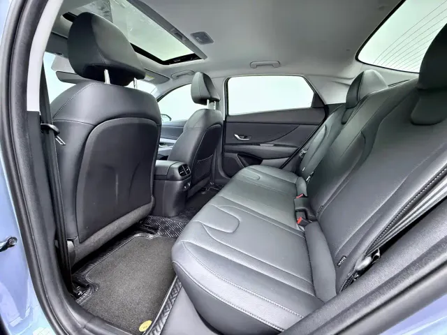 Hyundai Elantra — Фото автомобиля 9
