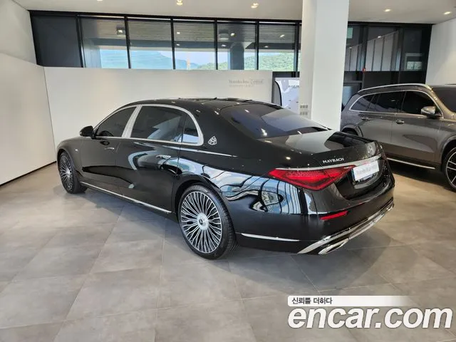 Mercedes-Benz S-Class — Фото автомобиля 3