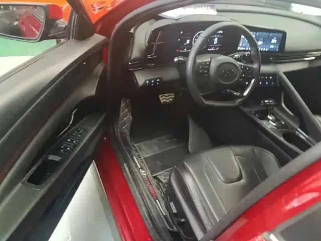 Hyundai Elantra — Фото автомобиля 15