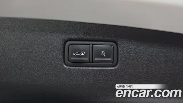 Genesis GV70 — Фото автомобиля 30