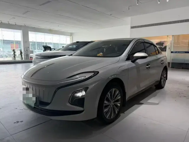 Фотография автомобиля — Hongqi E-QM5
