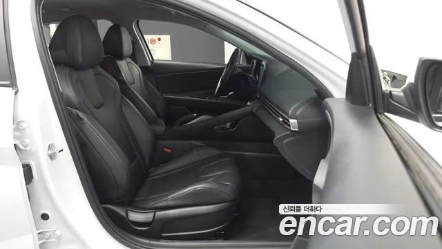 Hyundai AVANTE Avante (CN7) — Фото автомобиля 11
