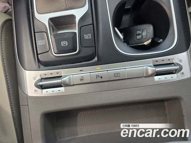 Kia Carnival Generation 4 — Фото автомобиля 12
