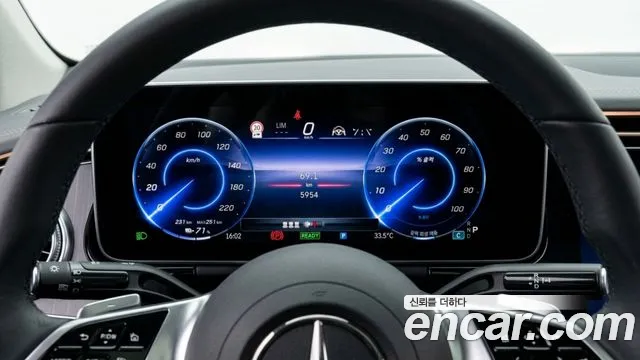 Mercedes-Benz EQA — Фото автомобиля 8