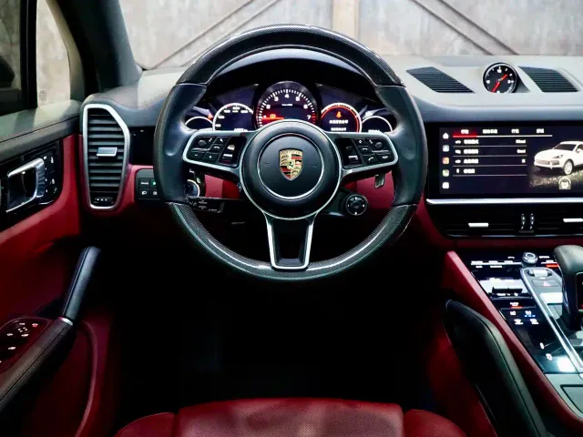 Porsche Cayenne — Фото автомобиля 7
