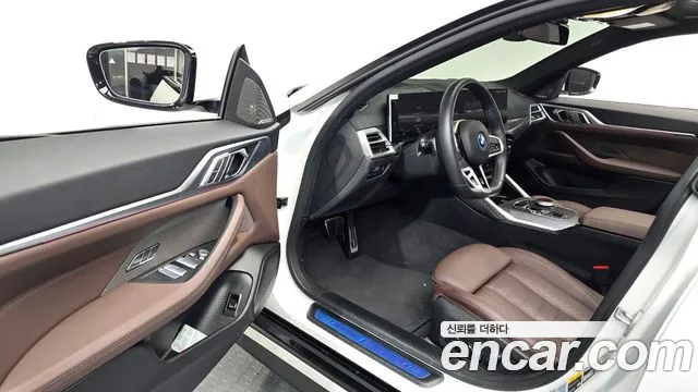 BMW i4 — Фото автомобиля 10