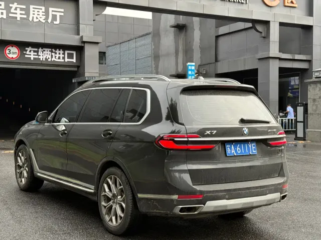 BMW X7 — Фото автомобиля 5