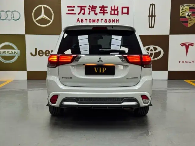 Mitsubishi Outlander — Фото автомобиля 5