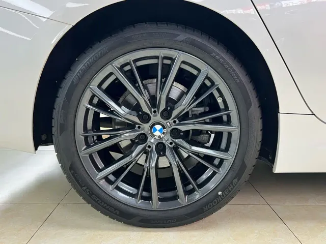 BMW 3 Series — Фото автомобиля 29