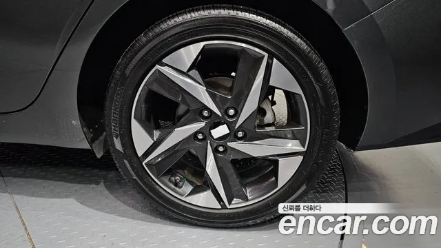 Hyundai Avante CN7 — Фото автомобиля 6