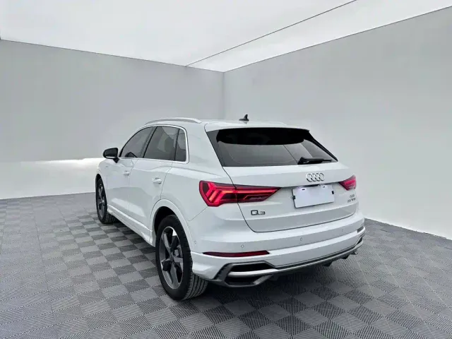 Audi Q3 — Фото автомобиля 4