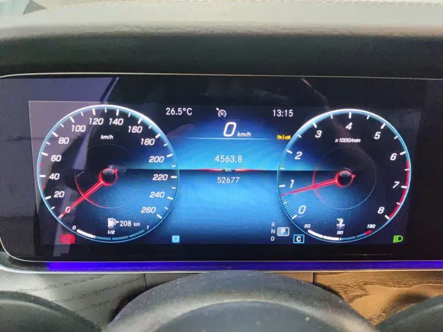 Mercedes-Benz E-Class — Фото автомобиля 9
