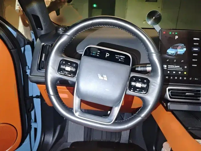 Li Auto L9 — Фото автомобиля 2