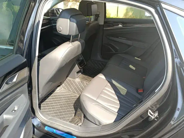 Volkswagen Passat — Фото автомобиля 11