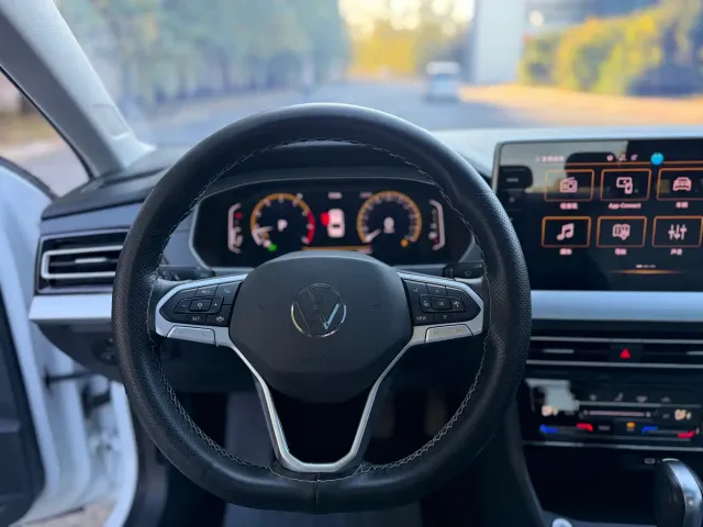 Volkswagen Lavida — Фото автомобиля 15