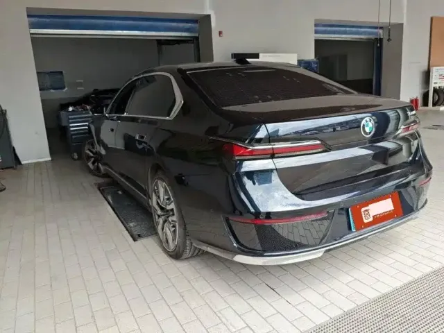 BMW 7 Series — Фото автомобиля 7
