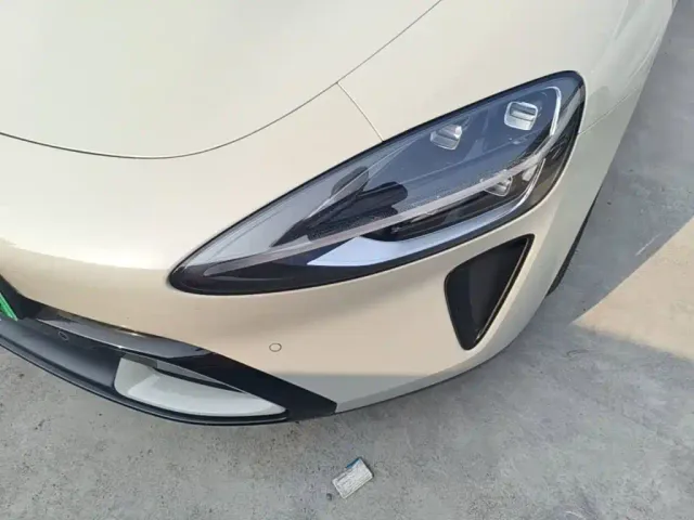 Xiaomi SU7 — Фото автомобиля 23