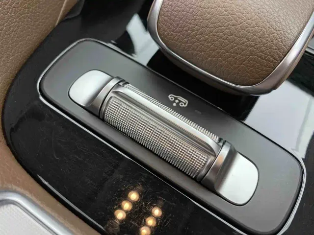 Mercedes-Benz GLE-Class — Фото автомобиля 26