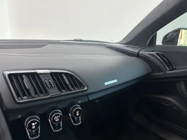 Audi R8 — Фото автомобиля 15