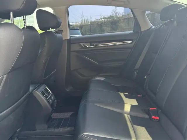 Honda Accord — Фото автомобиля 7
