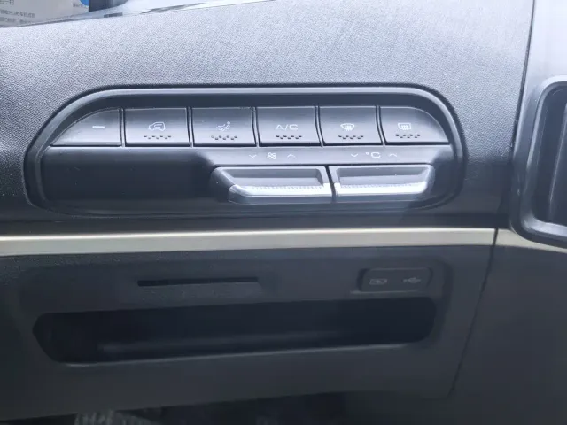 Baojun KiWi EV — Фото автомобиля 9
