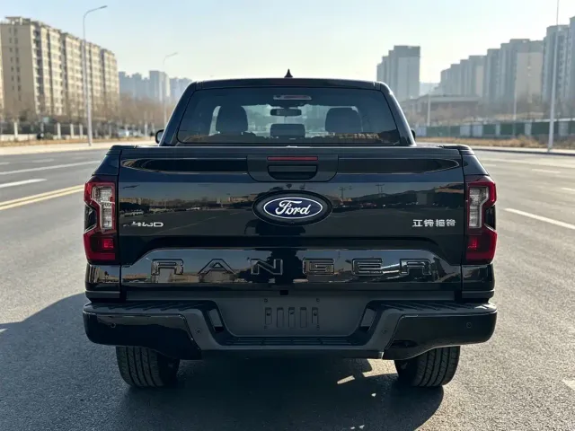 Ford Ranger — Фото автомобиля 10