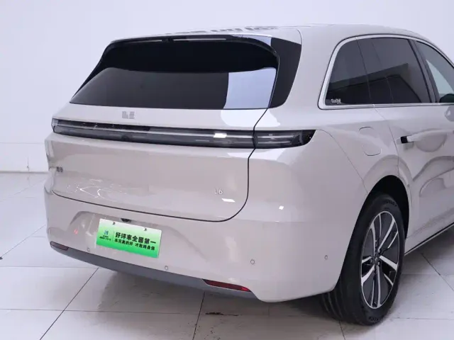 Li Auto L6 — Фото автомобиля 8