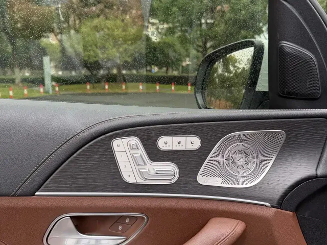 Mercedes-Benz GLS-Class — Фото автомобиля 8