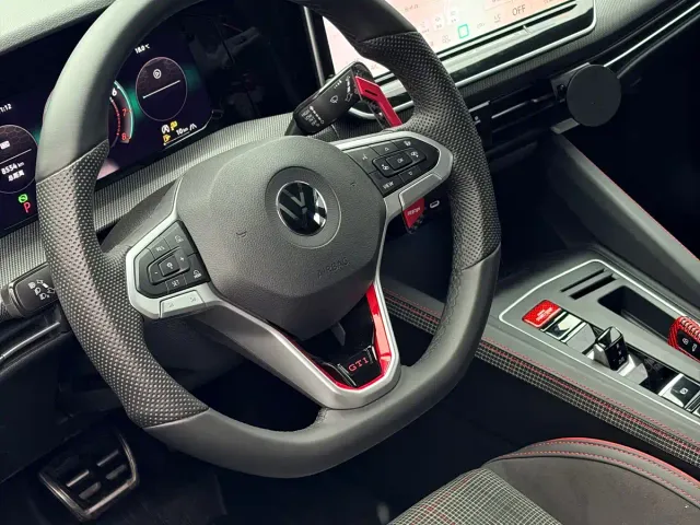 Volkswagen Golf GTI — Фото автомобиля 5