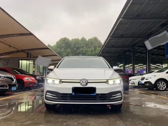 Volkswagen Golf — Фото автомобиля 2