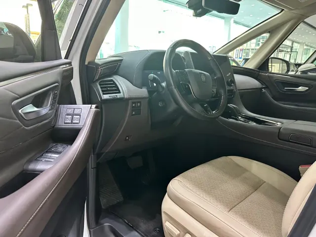 Toyota Vellfire — Фото автомобиля 5