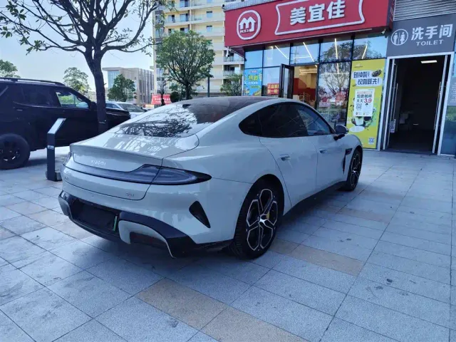 Xiaomi SU7 — Фото автомобиля 9