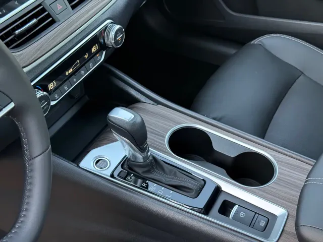 Nissan Teana — Фото автомобиля 8